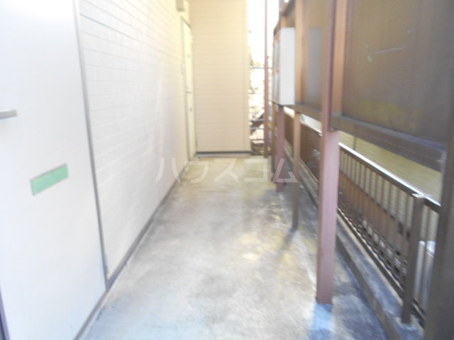 24/30 エントランス