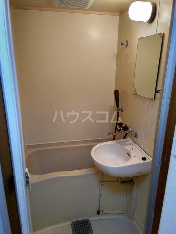 13/25 浴室