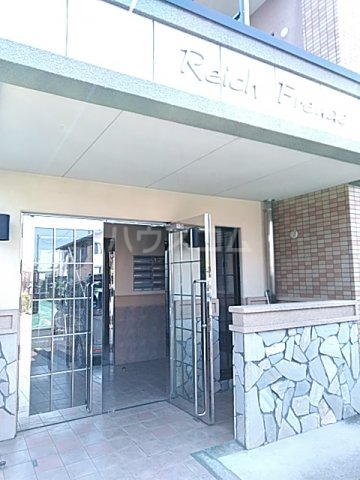 28/30 エントランス