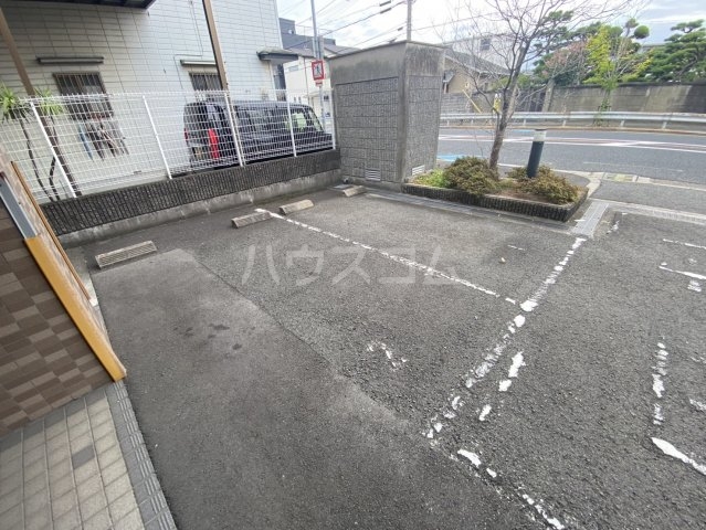 14/19 駐車場