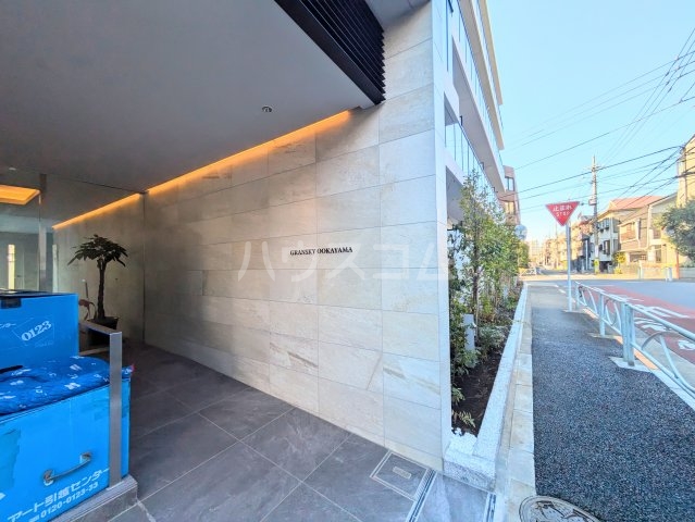 21/30 エントランス