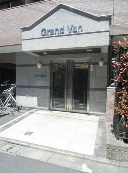 18/20 エントランス