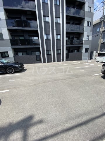 25/30 駐車場
