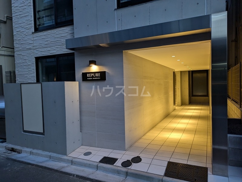 25/30 エントランス