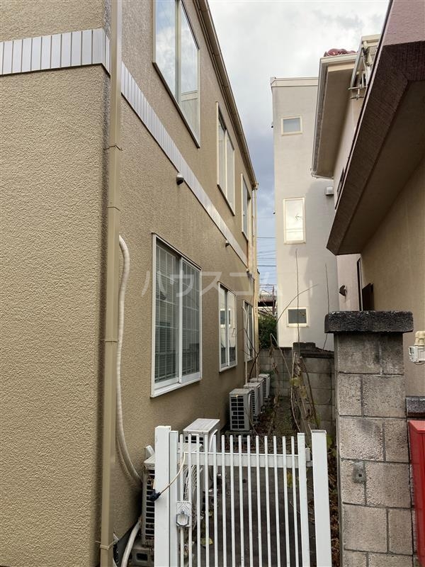 18/26 エントランス