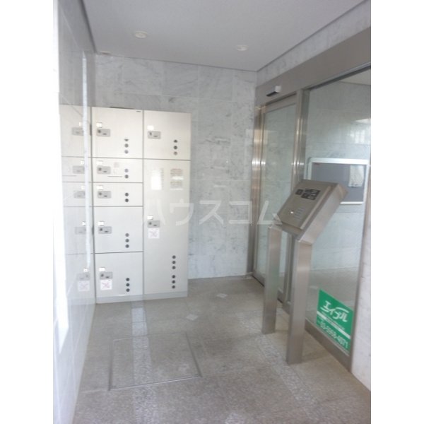 13/23 エントランス