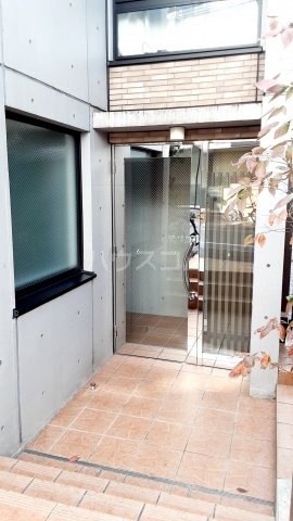 2/2 エントランス