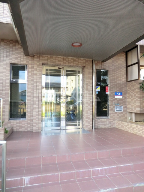 13/20 エントランス