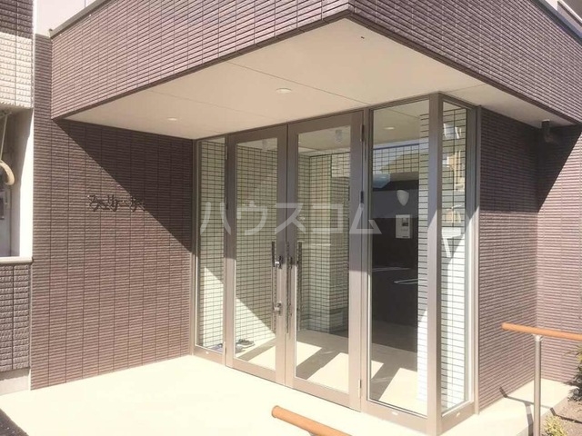 2/4 エントランス