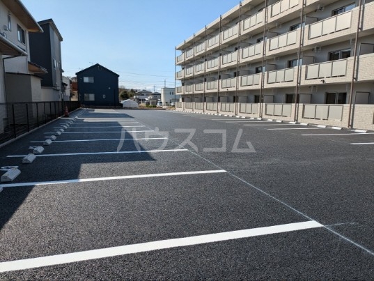 23/30 駐車場