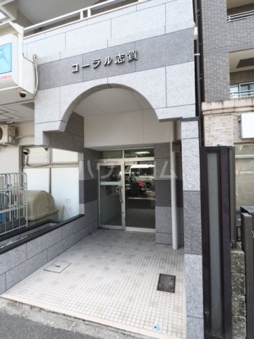 29/30 エントランス