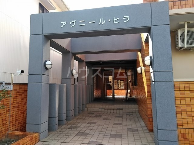 28/30 エントランス