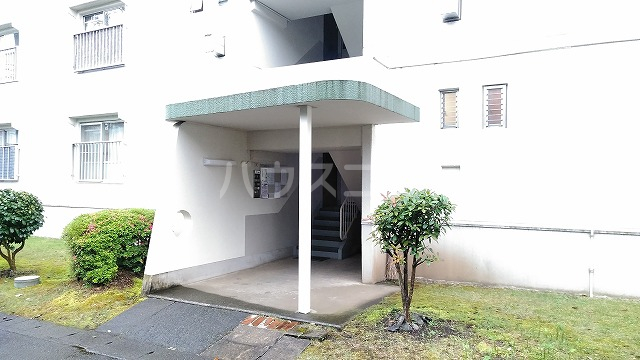 28/30 エントランス