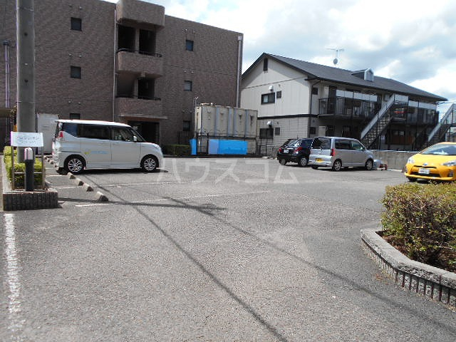 21/26 駐車場