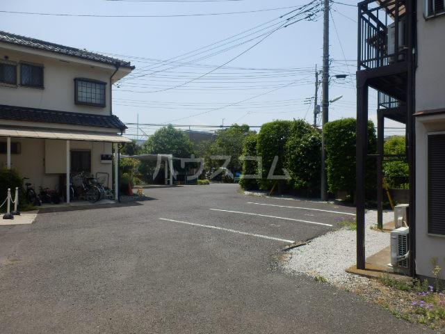 18/27 駐車場