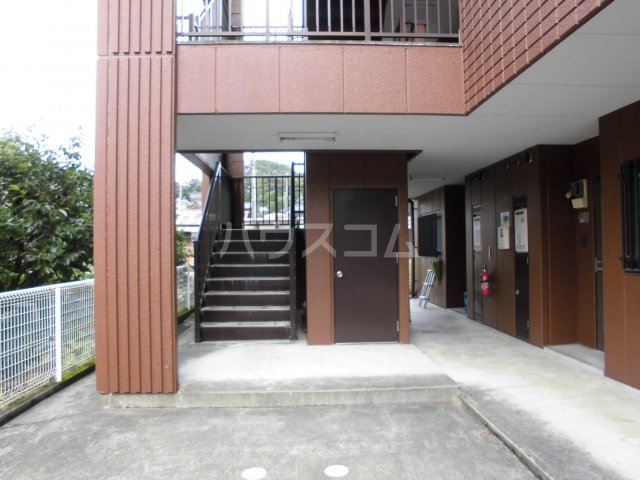 20/28 エントランス