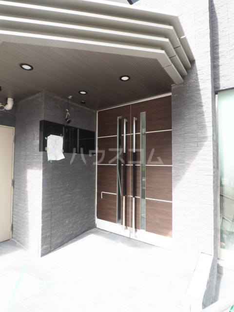 25/30 エントランス