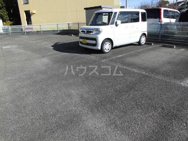 23/30 駐車場