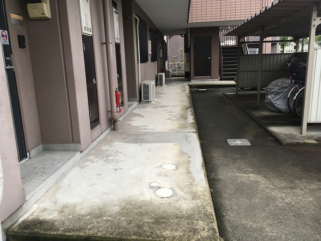 17/26 エントランス