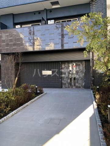 22/27 エントランス