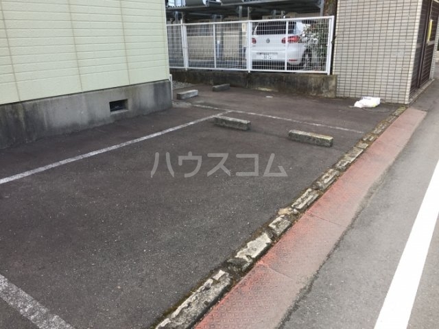 22/30 駐車場