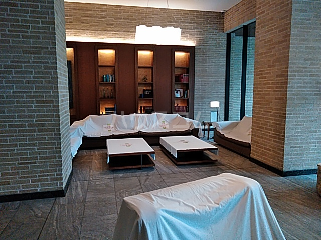 21/30 エントランス