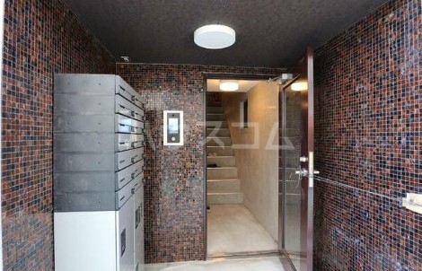 17/18 エントランス