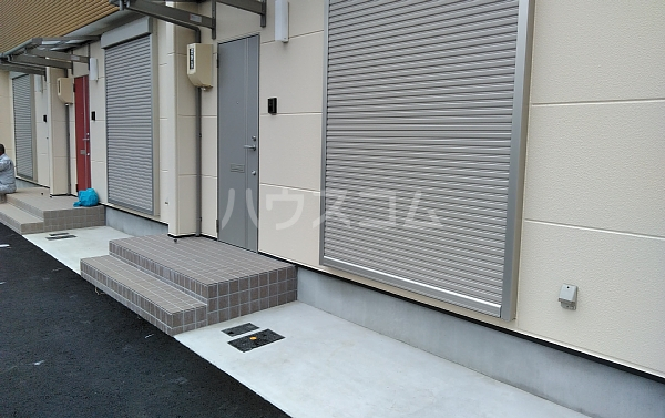 21/30 エントランス