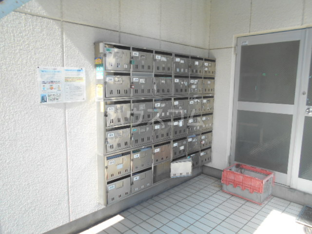 23/30 エントランス