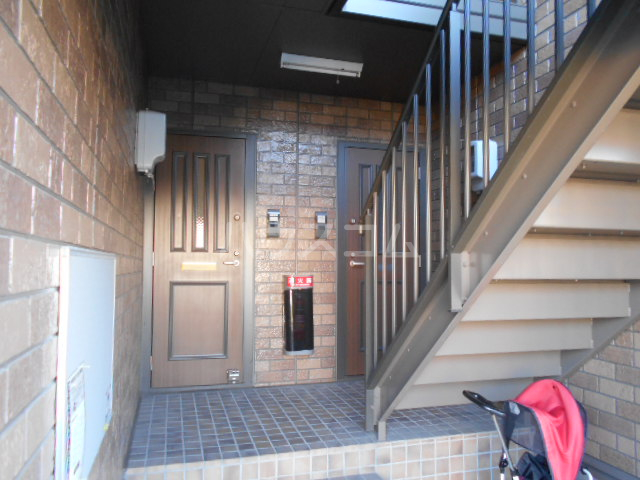 15/23 エントランス