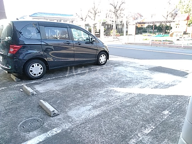 23/25 駐車場