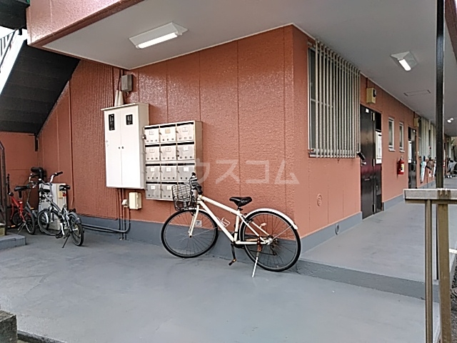 23/30 エントランス