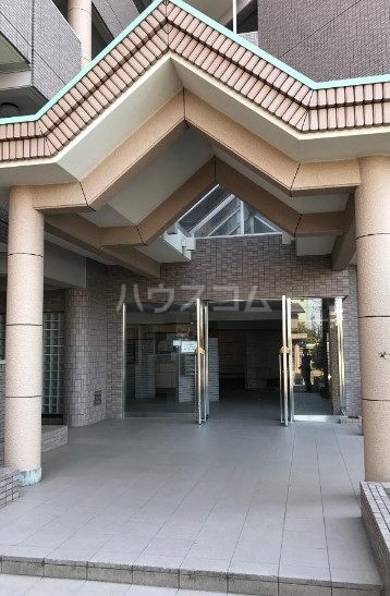 19/23 エントランス