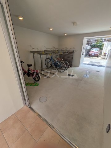 20/30 エントランス