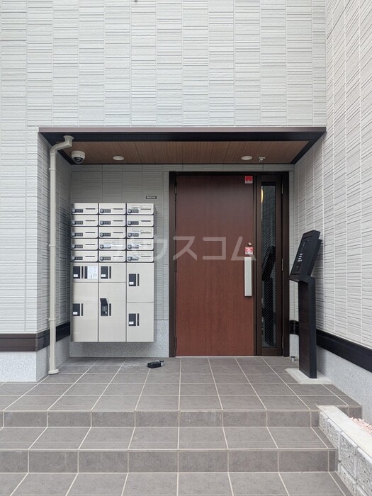 16/25 エントランス