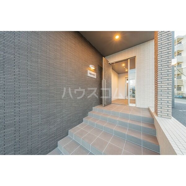 18/28 エントランス