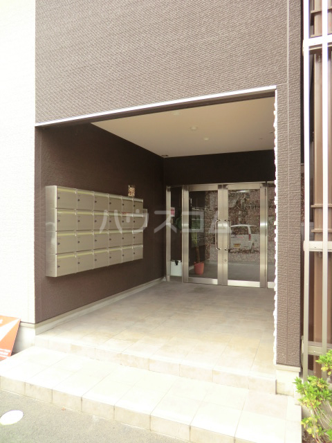 21/25 エントランス