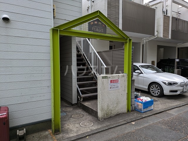 21/30 エントランス