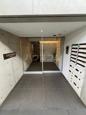 13/13 エントランス