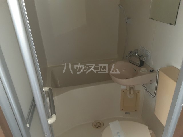 13/30 浴室