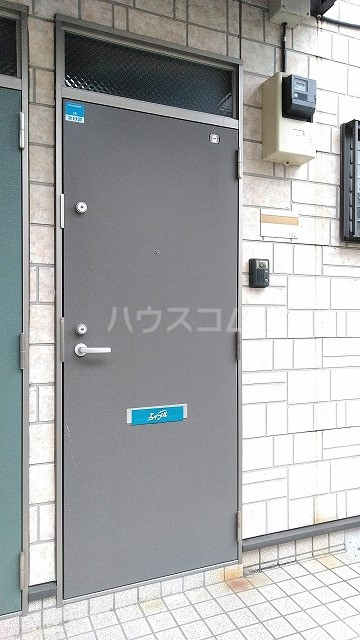 28/30 エントランス