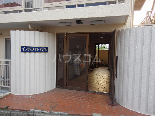 21/30 エントランス