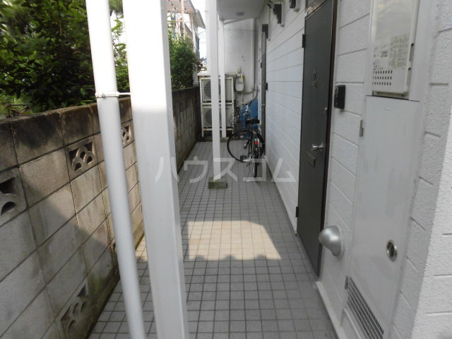 24/30 エントランス