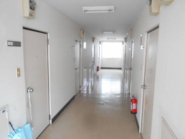 22/30 エントランス