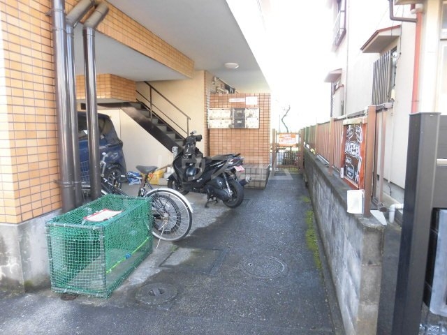 20/30 エントランス