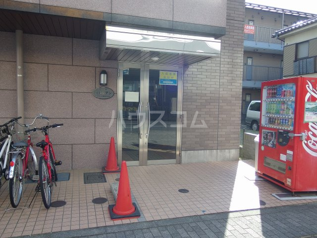 25/30 エントランス