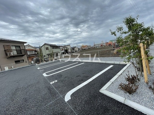 25/27 駐車場