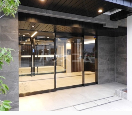 14/22 エントランス