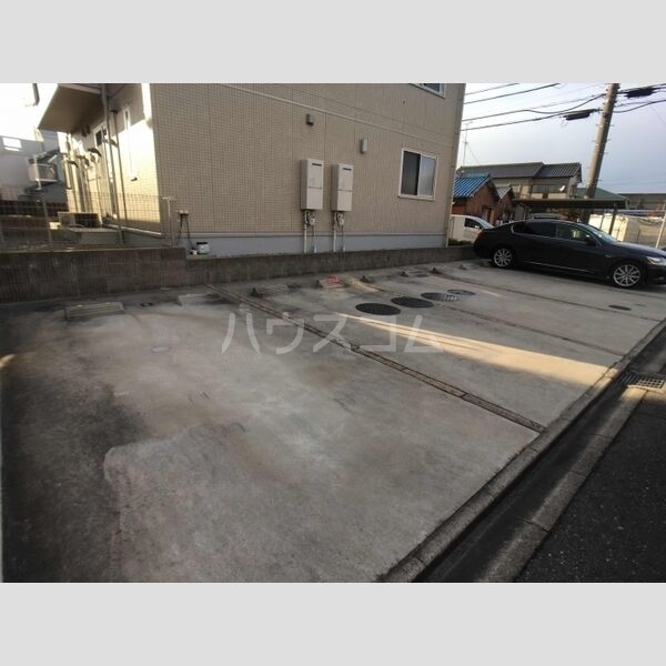 17/23 駐車場