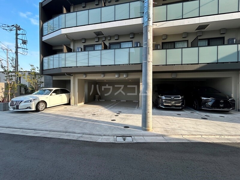 14/17 駐車場